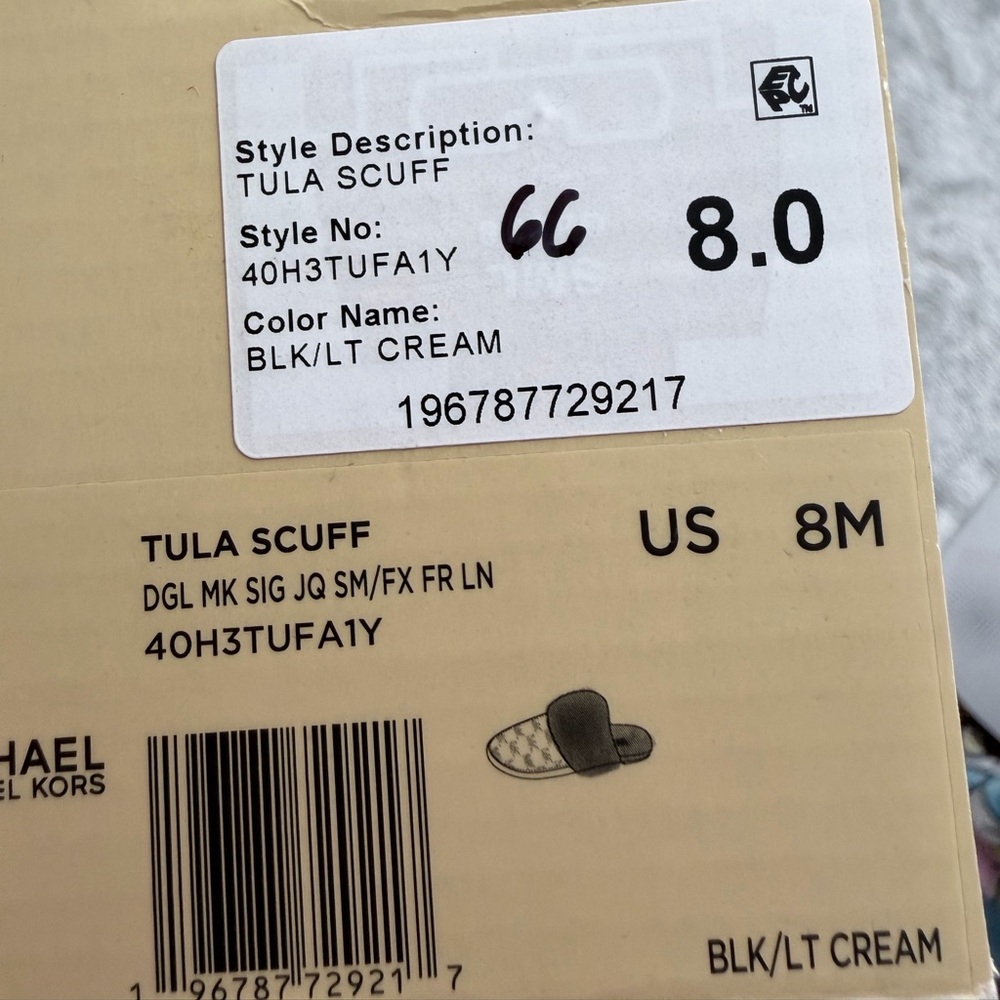 Michael Kors Size 8 Plush Slipper - Picture 4 of 4